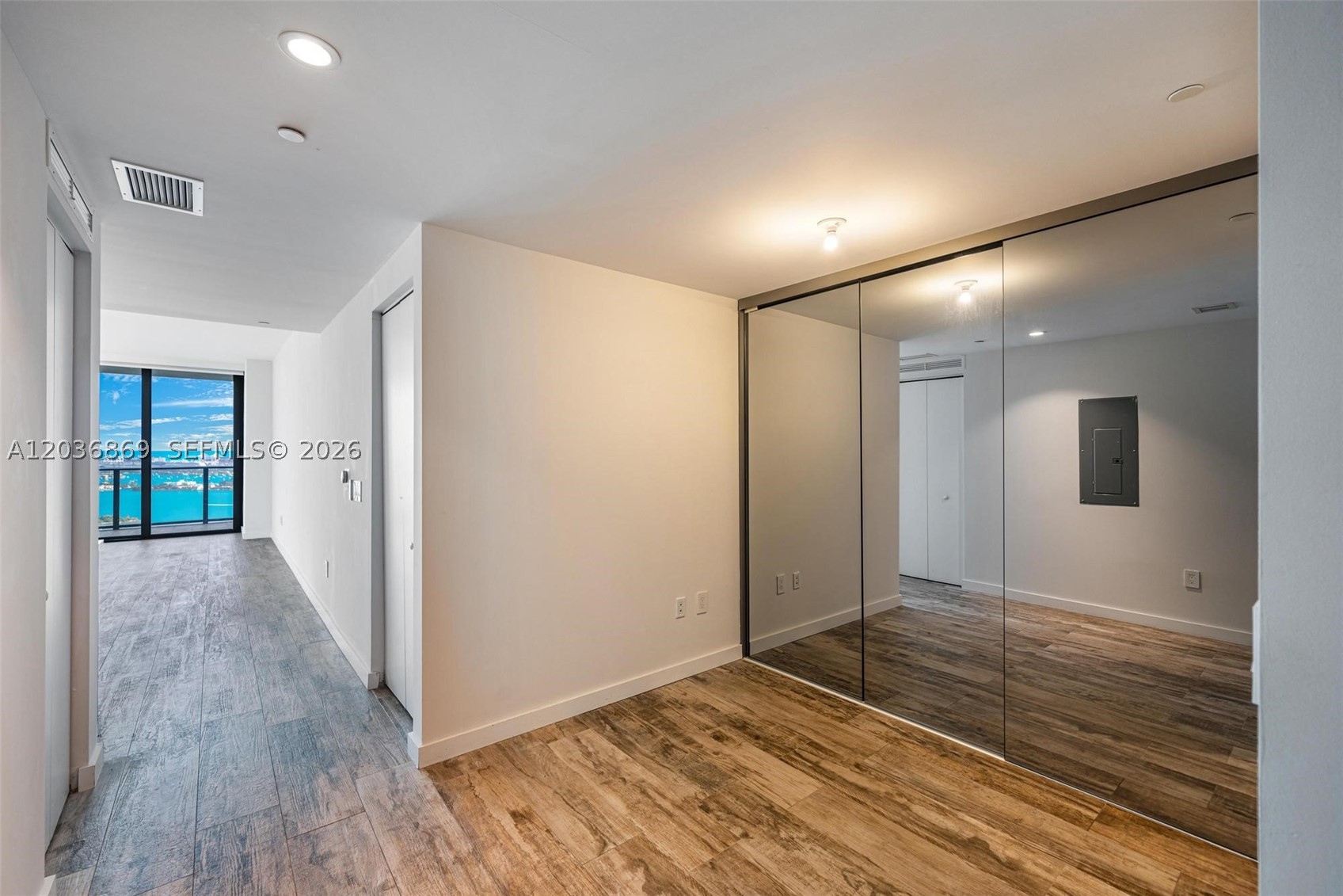 PARAISO BAY CONDO - Residential