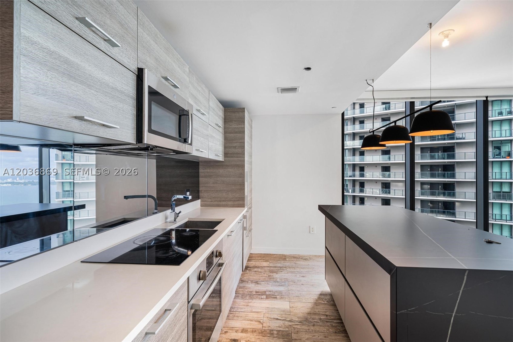PARAISO BAY CONDO - Residential