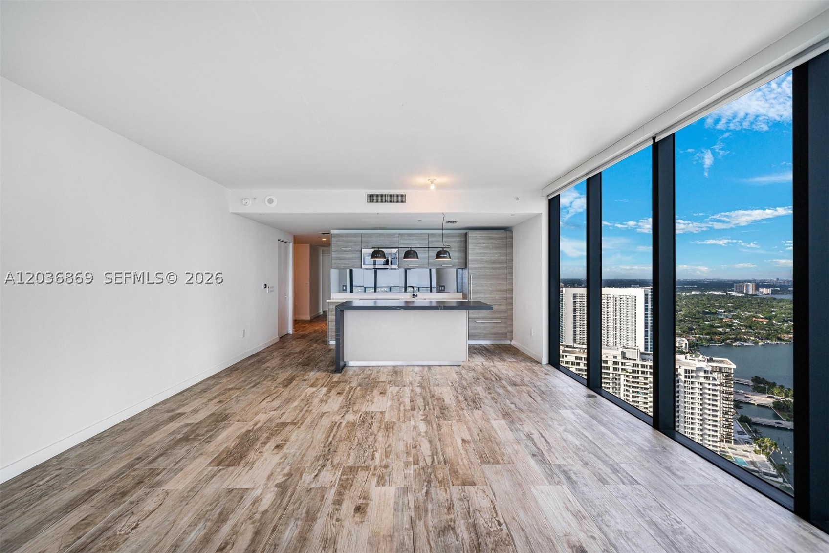 PARAISO BAY CONDO - Residential