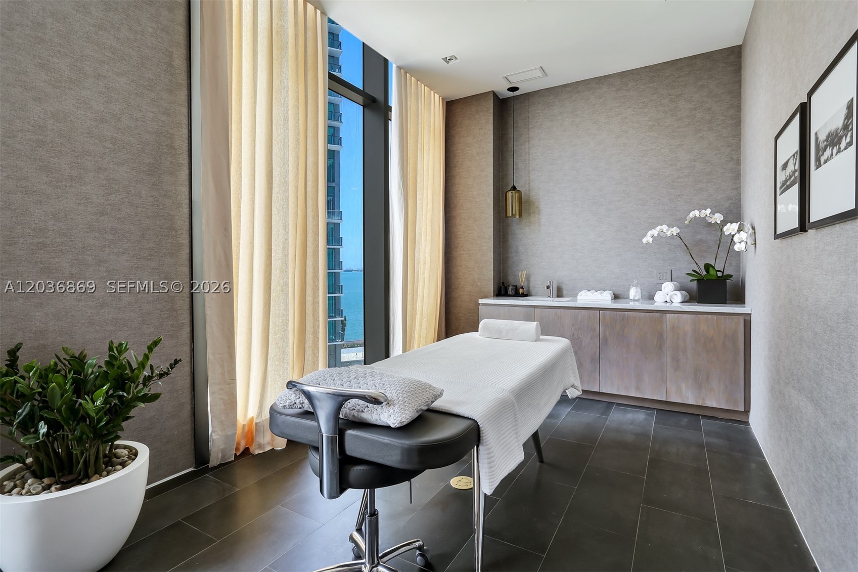 PARAISO BAY CONDO - Residential