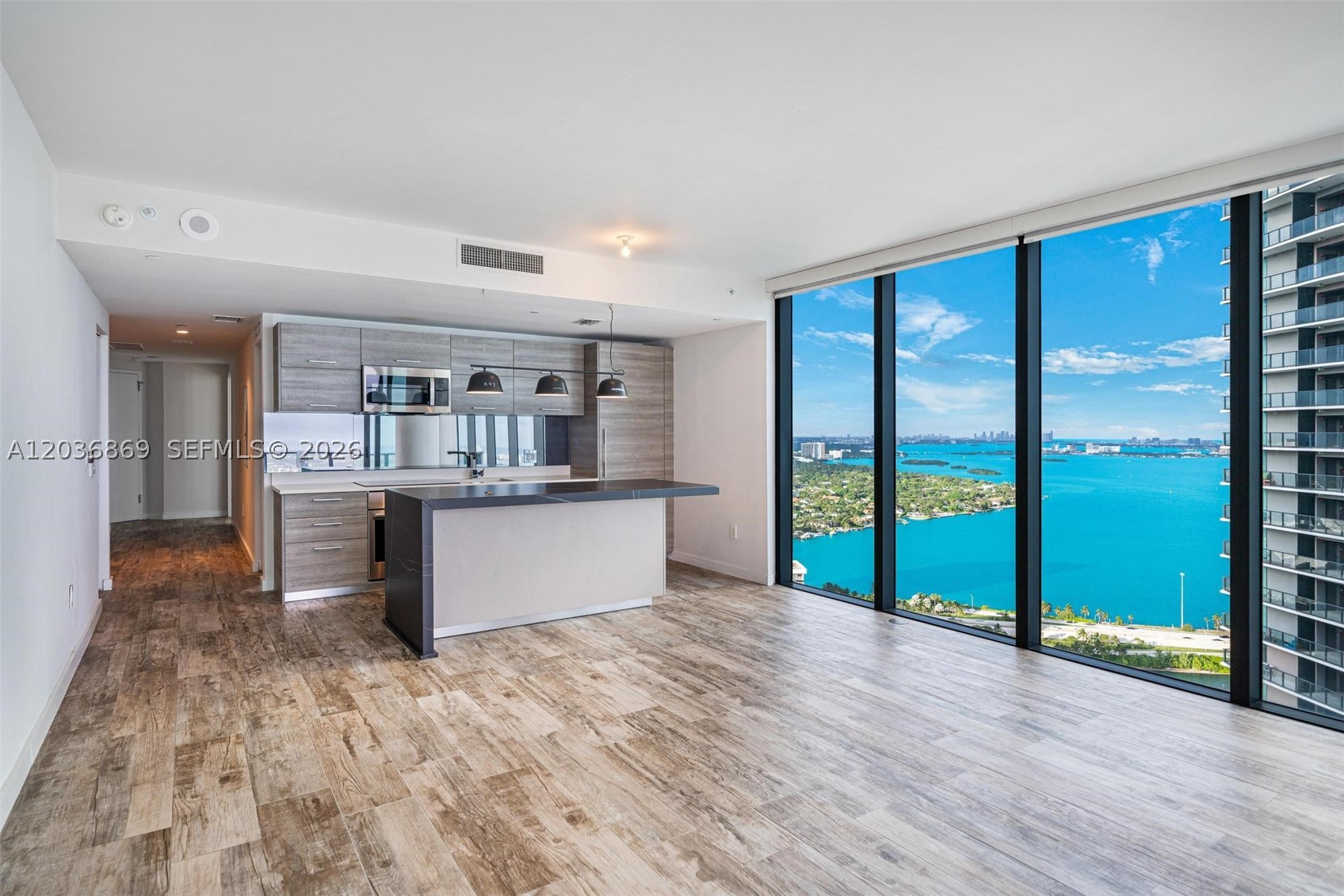 PARAISO BAY CONDO - Residential
