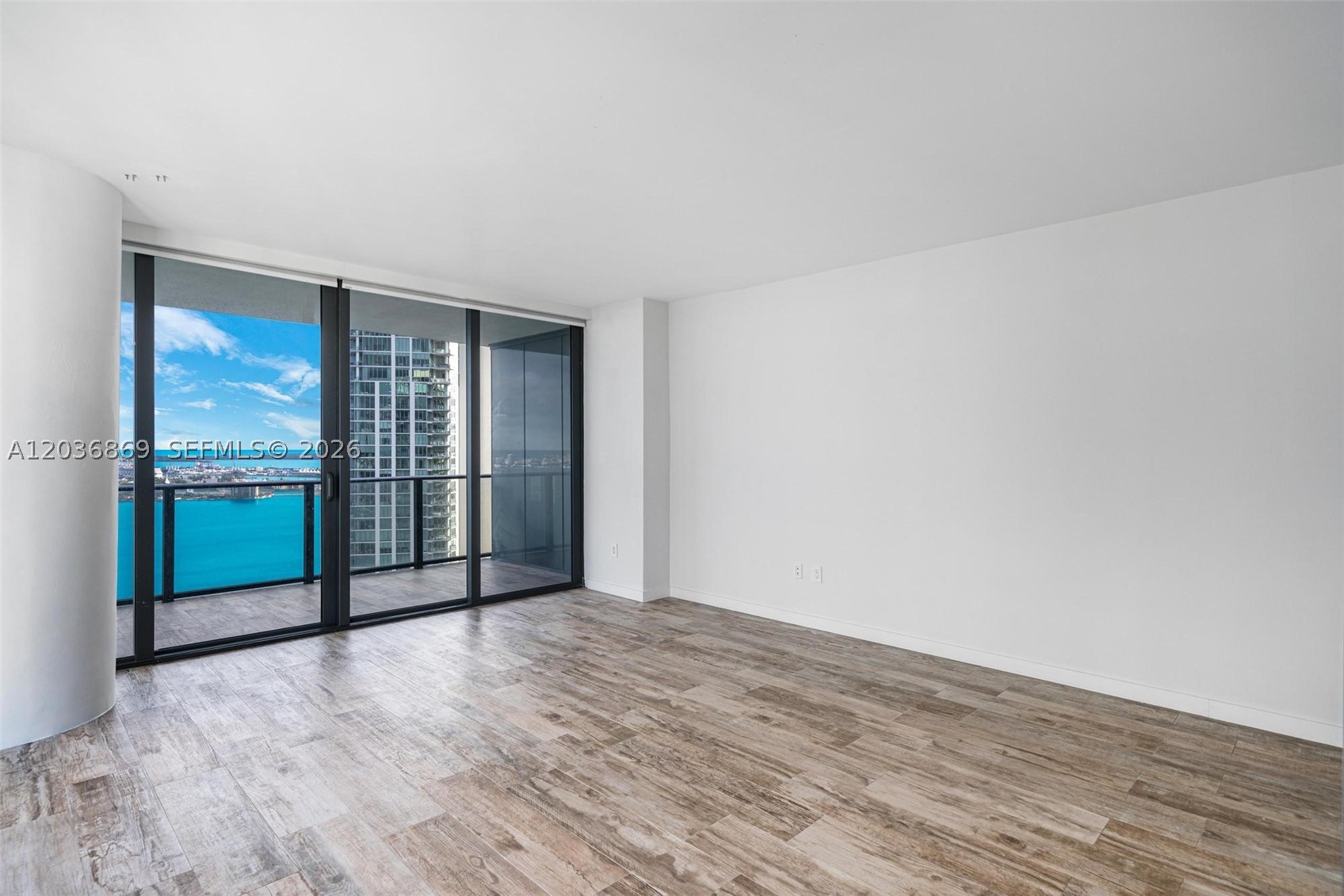 PARAISO BAY CONDO - Residential