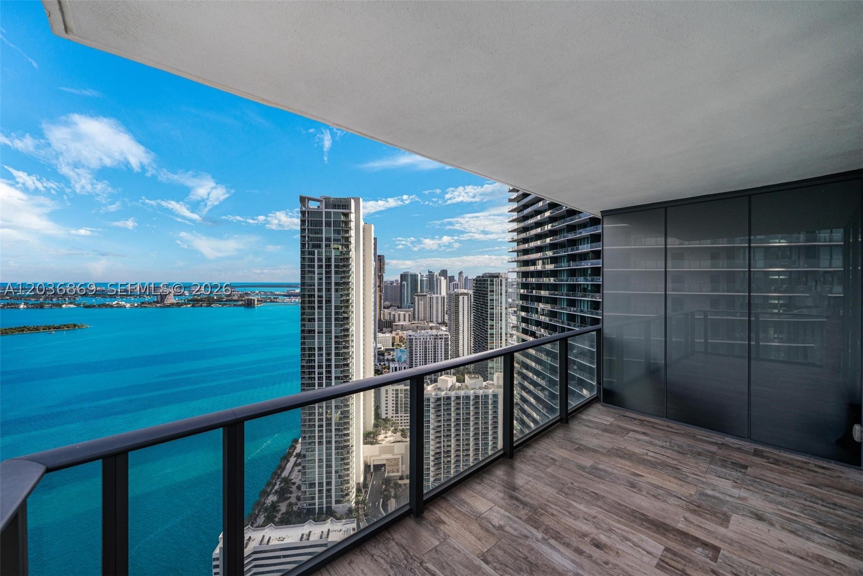 PARAISO BAY CONDO - Residential