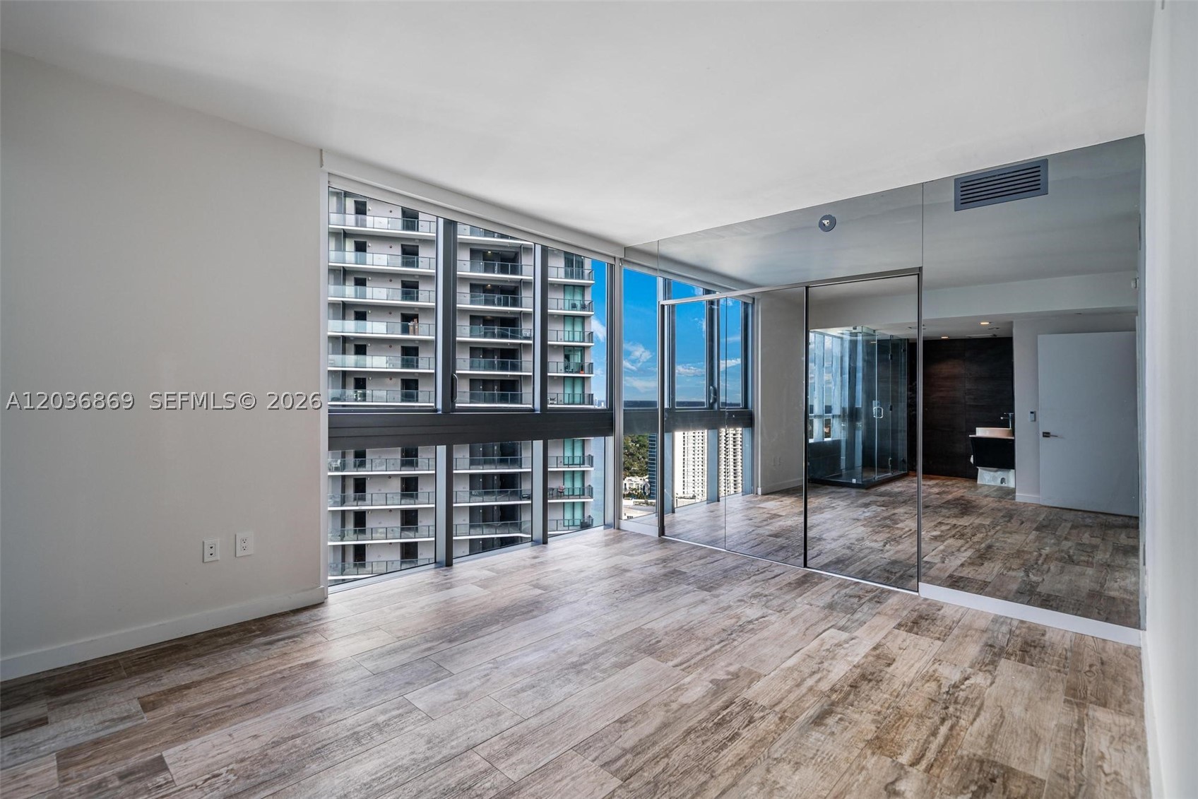 PARAISO BAY CONDO - Residential