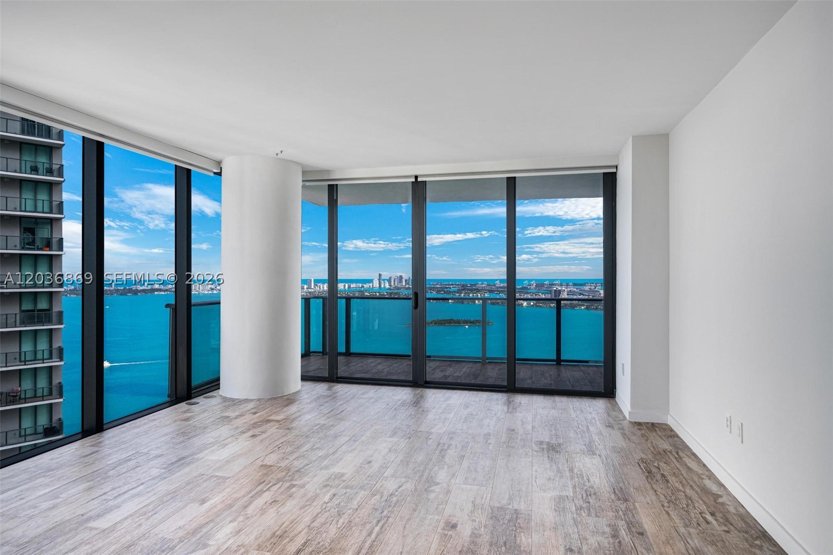 PARAISO BAY CONDO - Residential