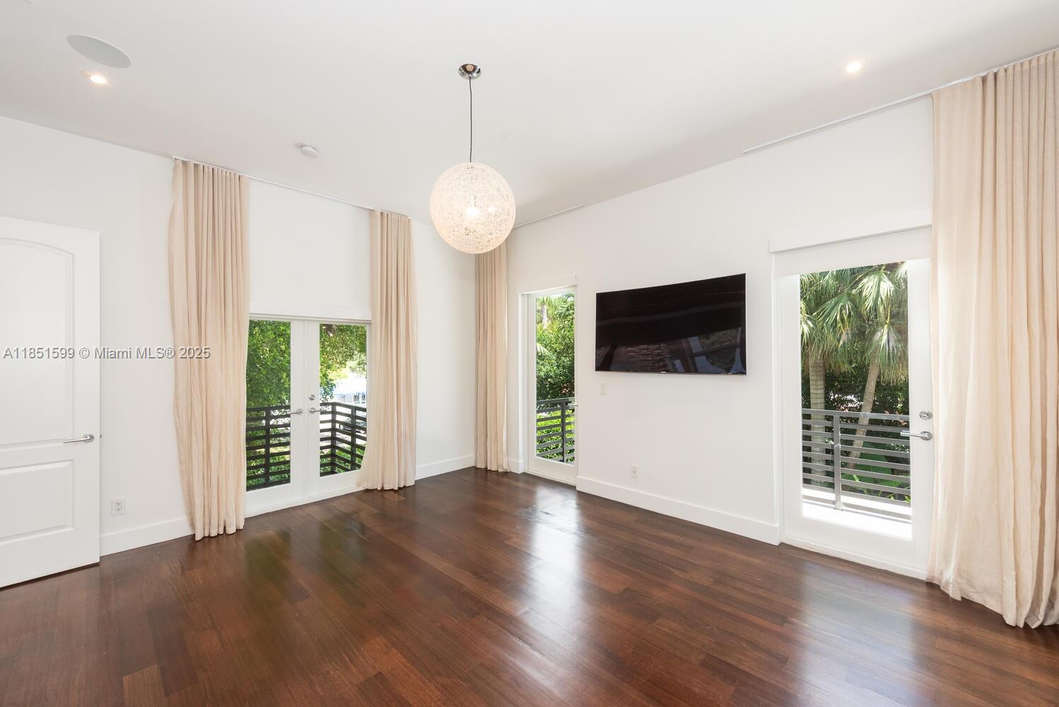 BRAGANZA PARK - Residential Lease
