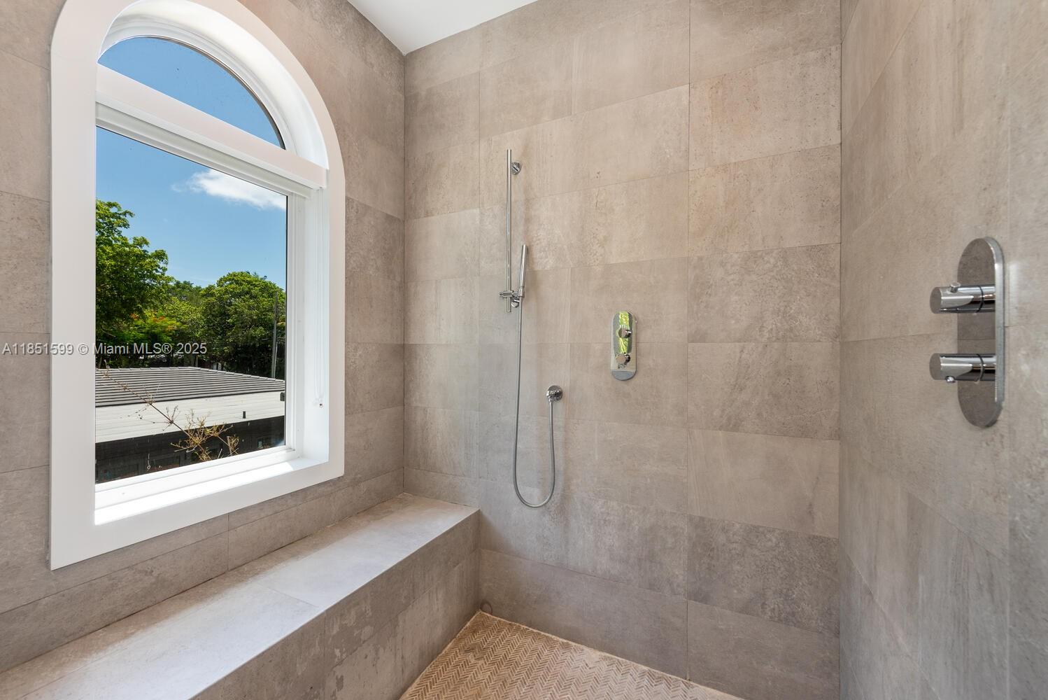 BRAGANZA PARK - Residential Lease