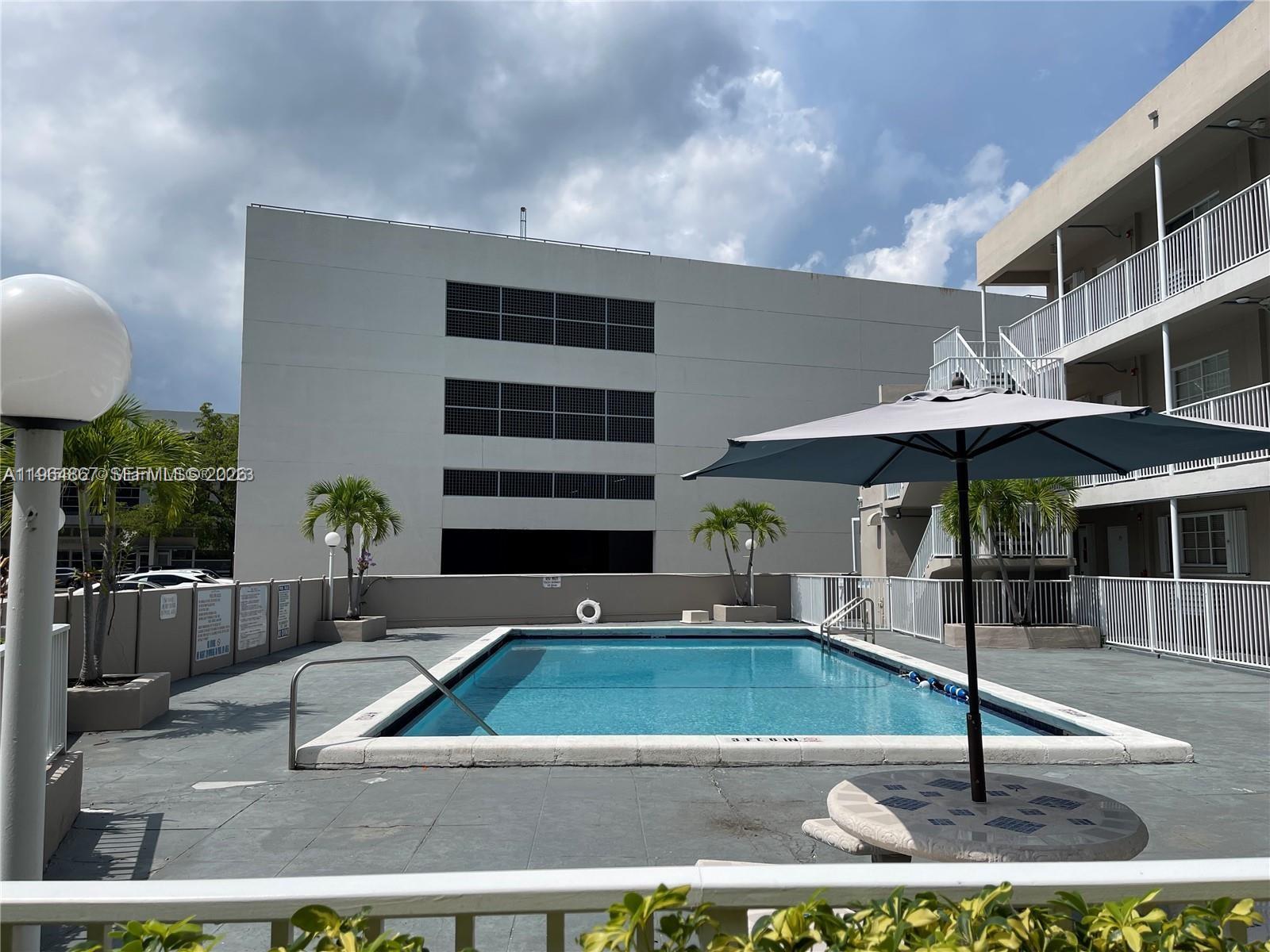 SANTONA CONDO - Residential