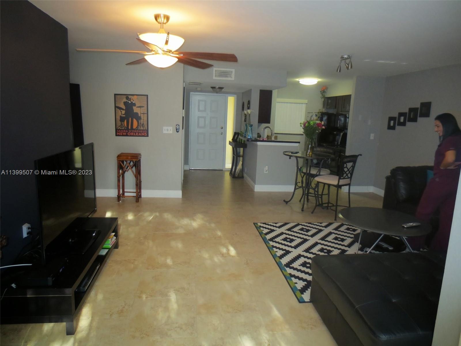 LAKEVIEW CLUB CONDO - Residential Lease