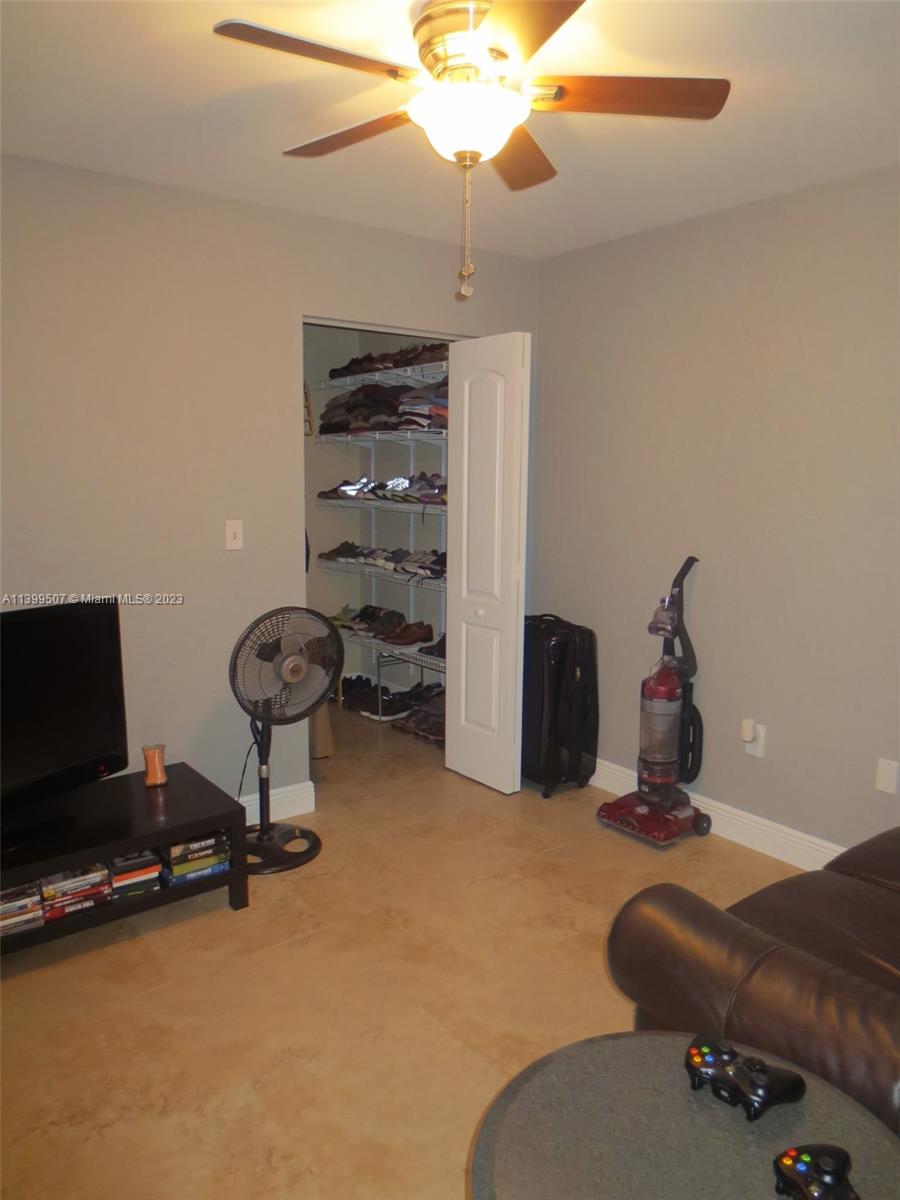 LAKEVIEW CLUB CONDO - Residential Lease