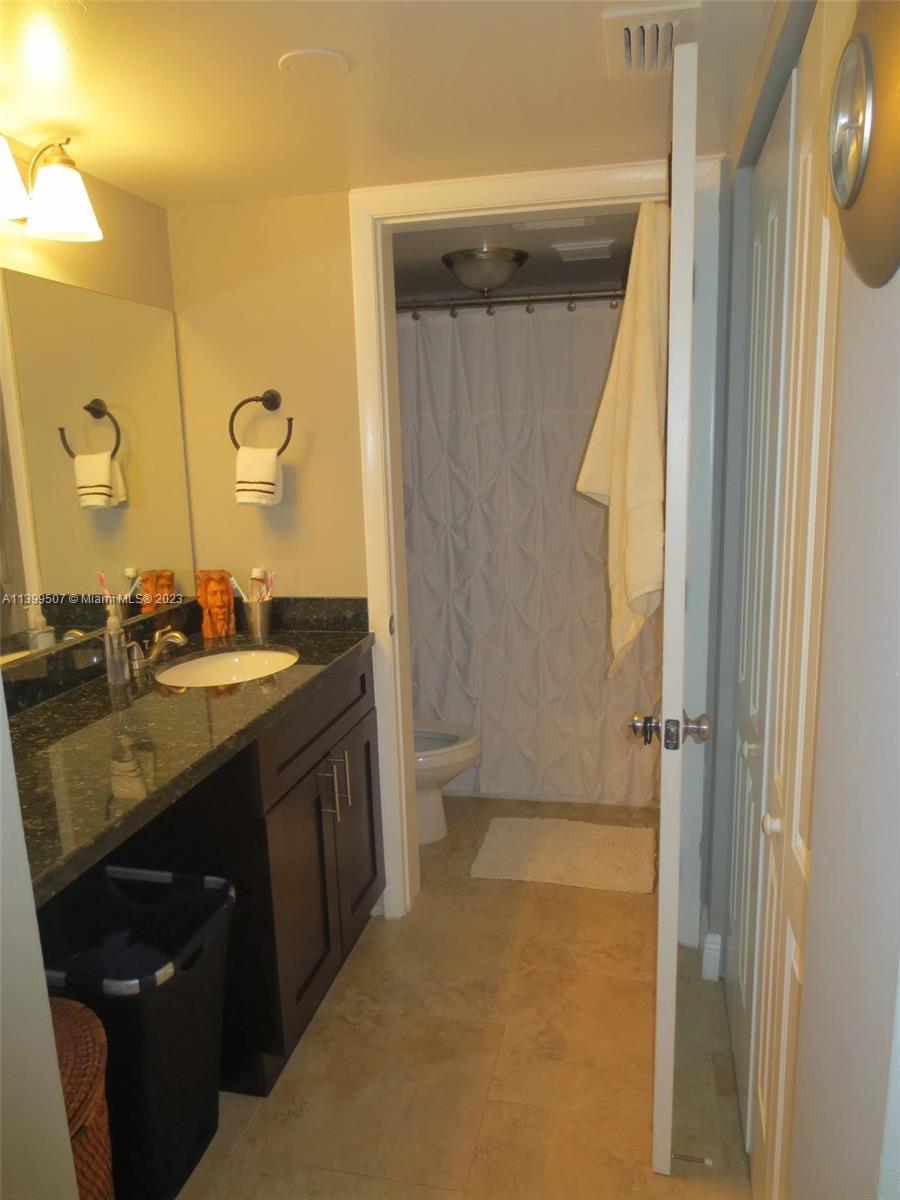 LAKEVIEW CLUB CONDO - Residential Lease