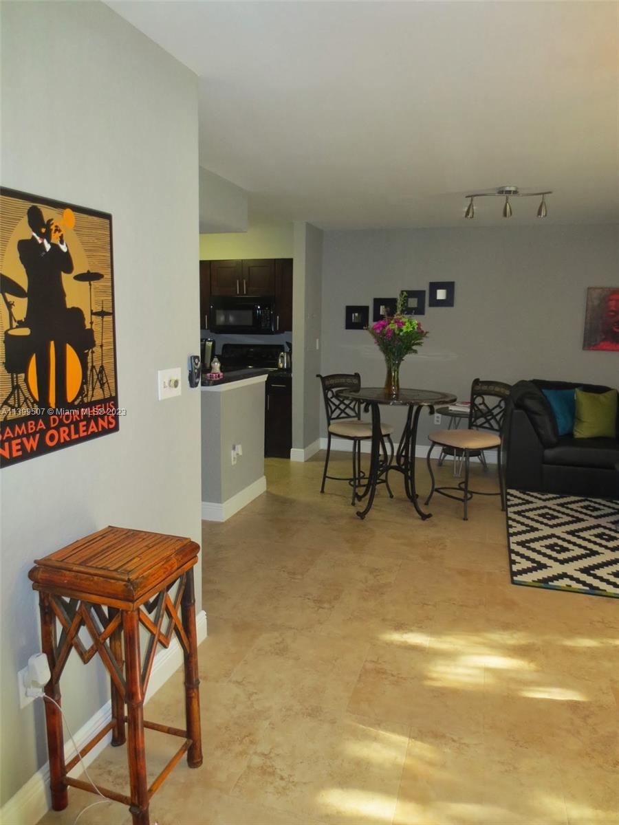 LAKEVIEW CLUB CONDO - Residential Lease