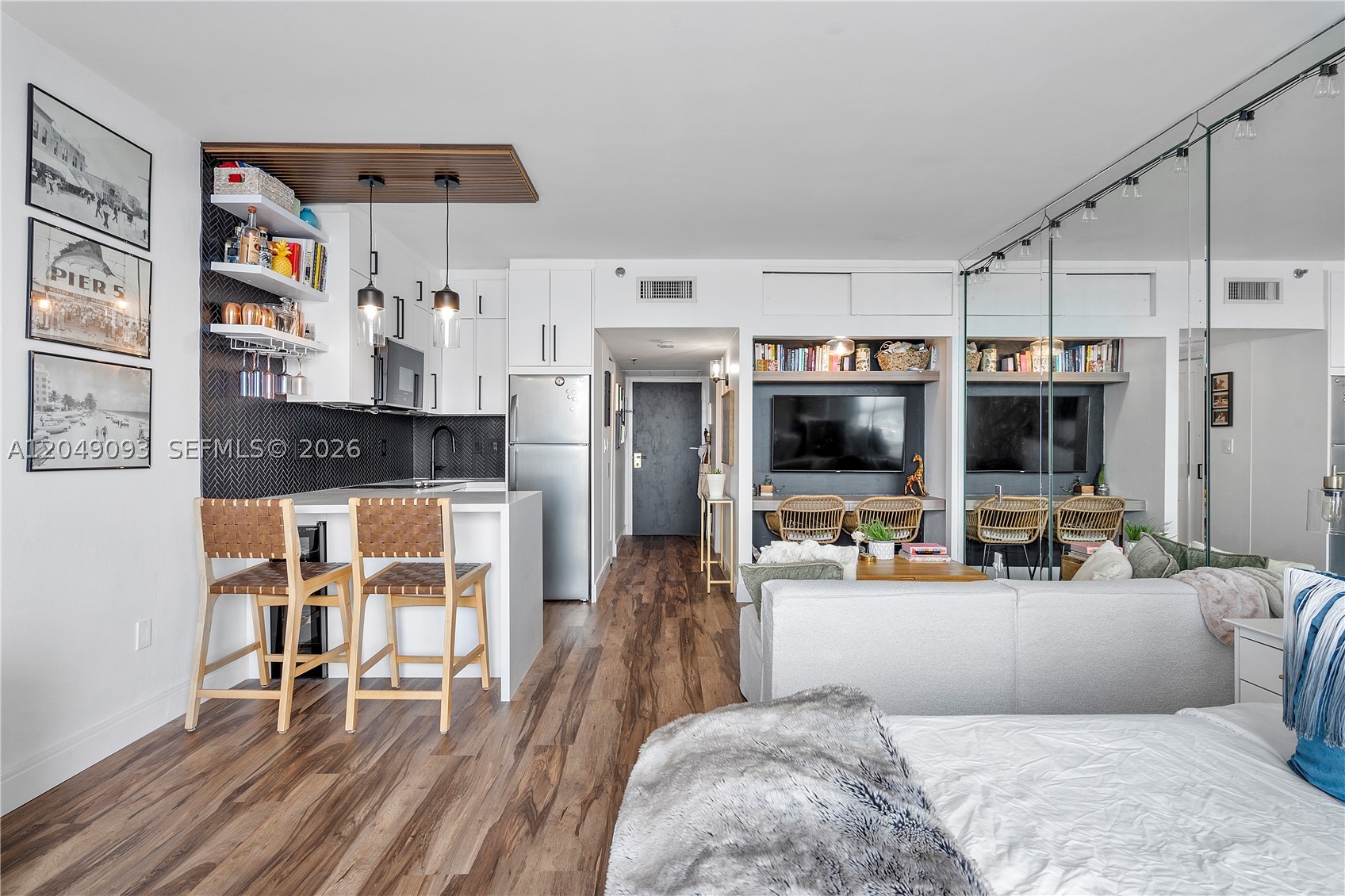 VENETIA CONDO - Residential