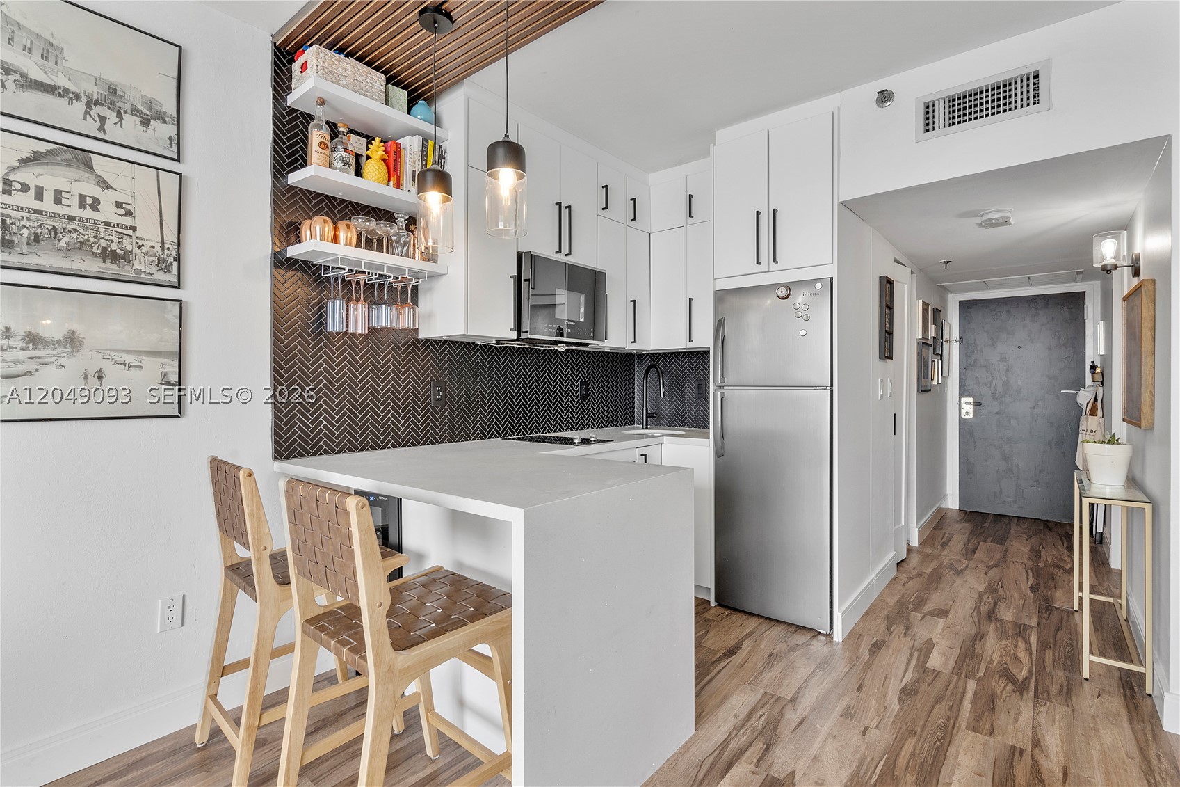 VENETIA CONDO - Residential