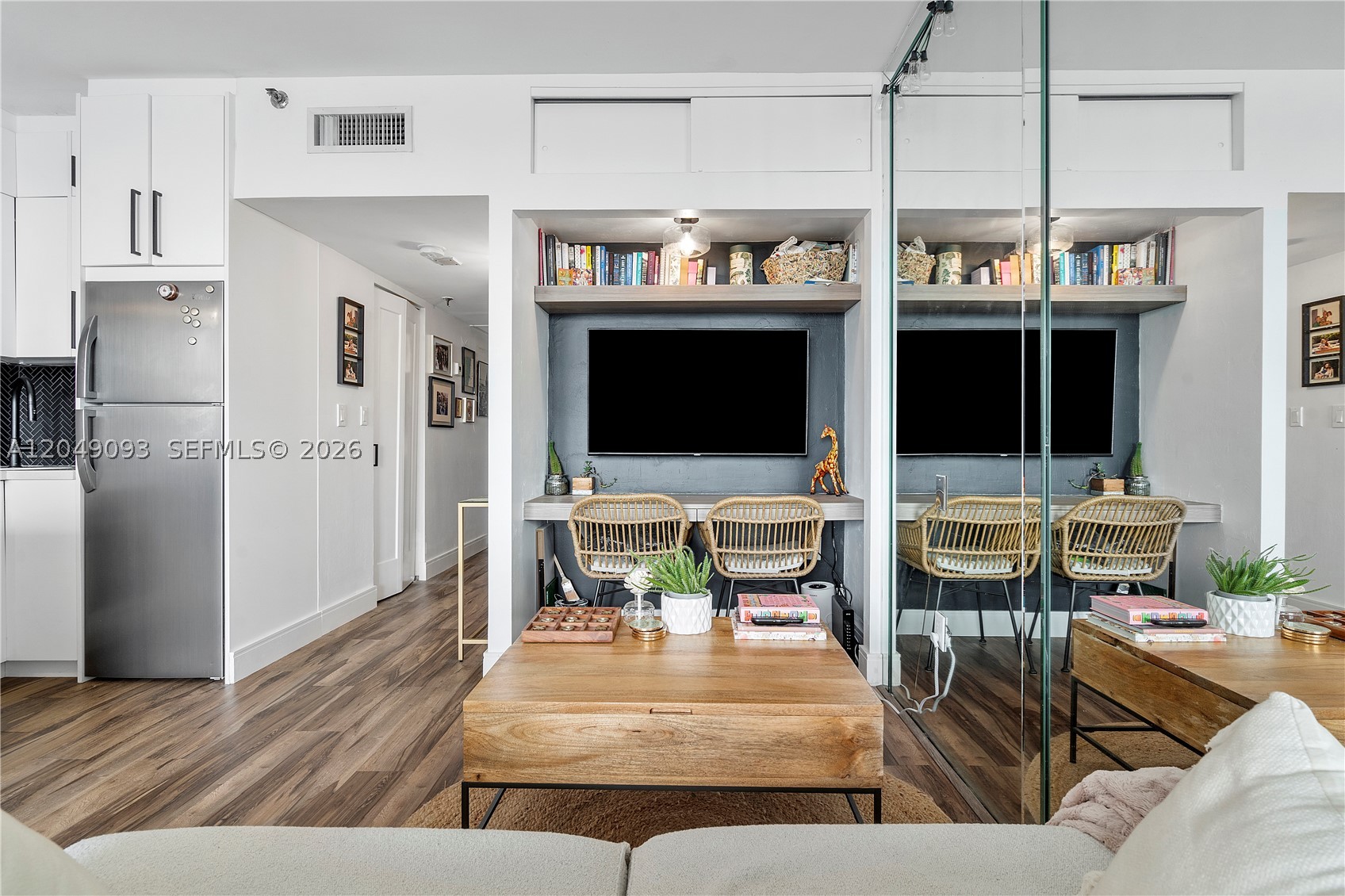 VENETIA CONDO - Residential