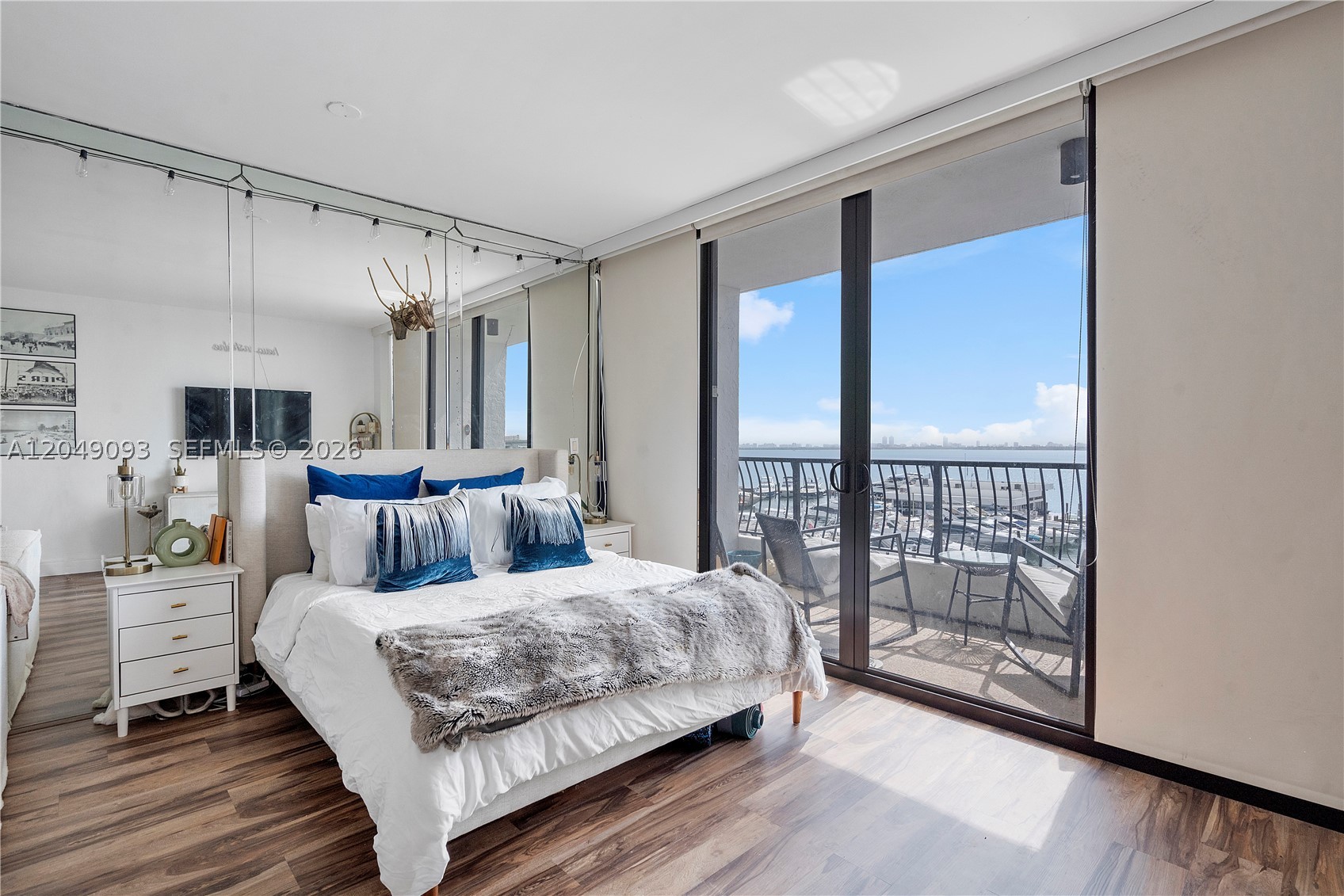VENETIA CONDO - Residential