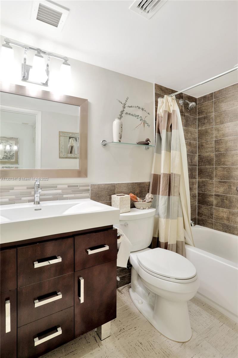 JAMAICA HOUSE CONDOMINIUM - Residential