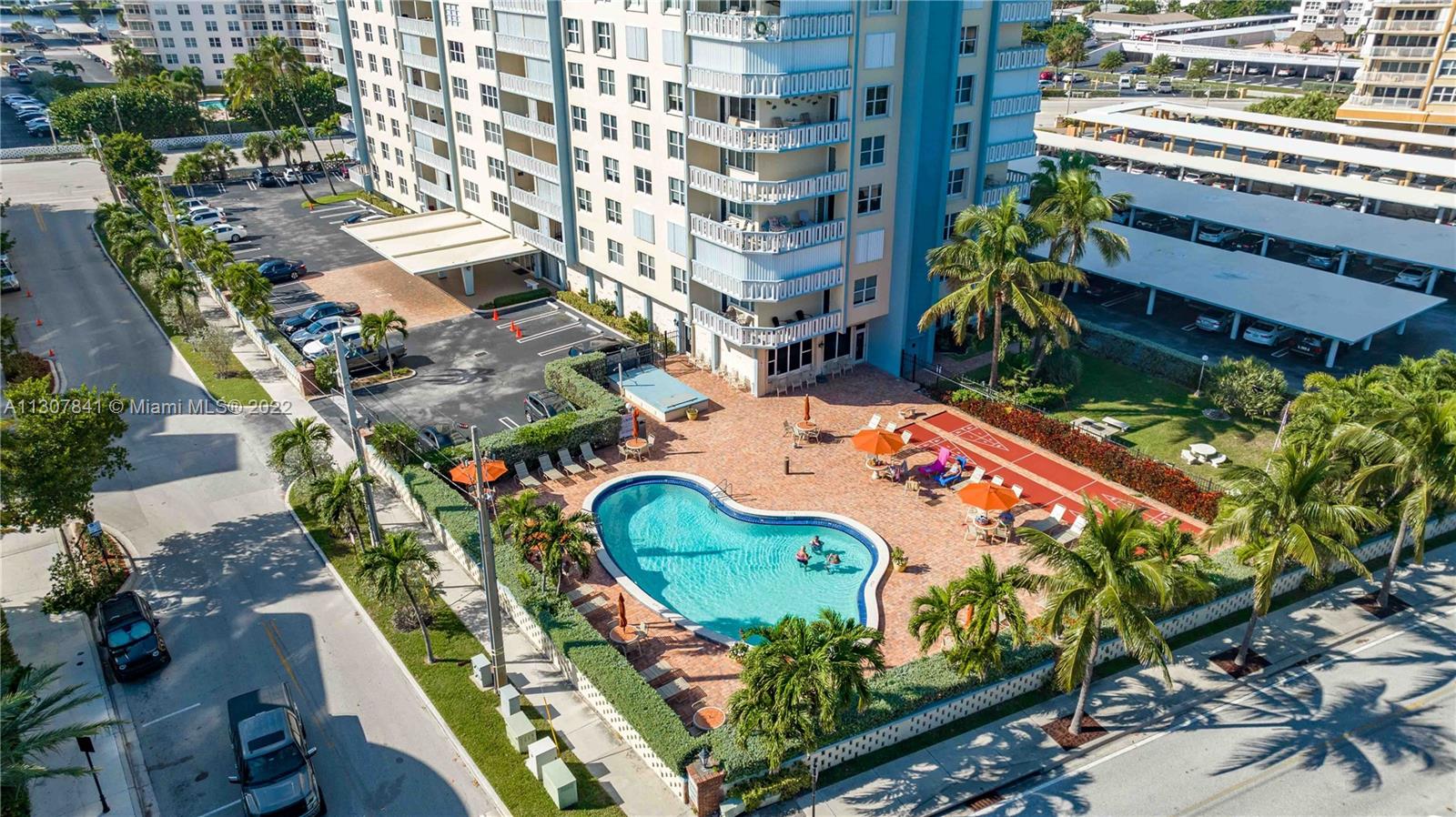 JAMAICA HOUSE CONDOMINIUM - Residential