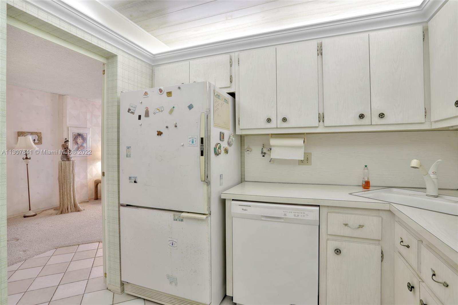 JAMAICA HOUSE CONDOMINIUM - Residential