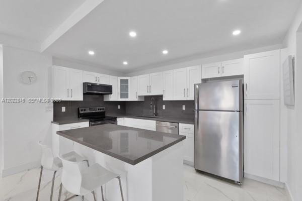 OCEANVIEW BUILDING A COND - Residential