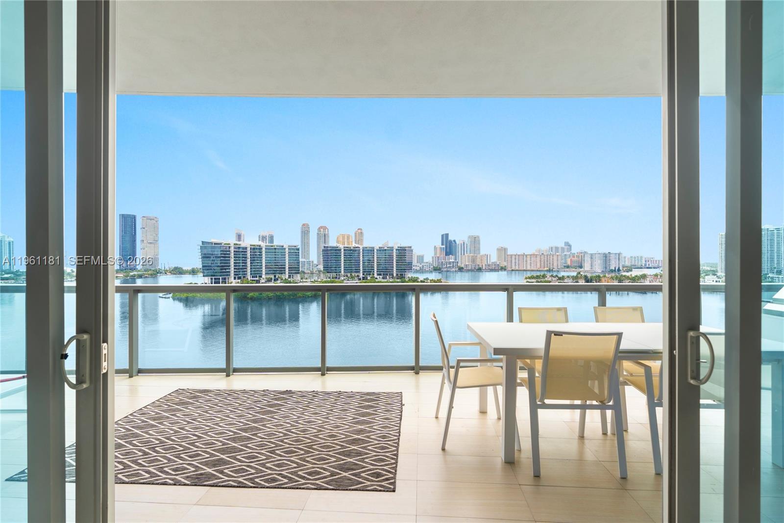 ECHO CONDO - Residential