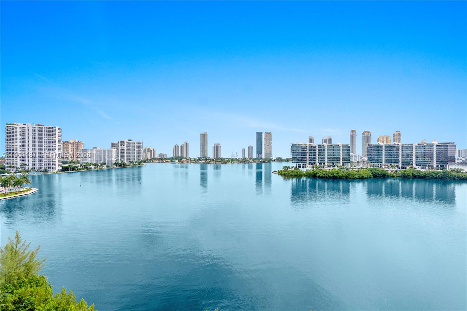 ECHO CONDO - Residential