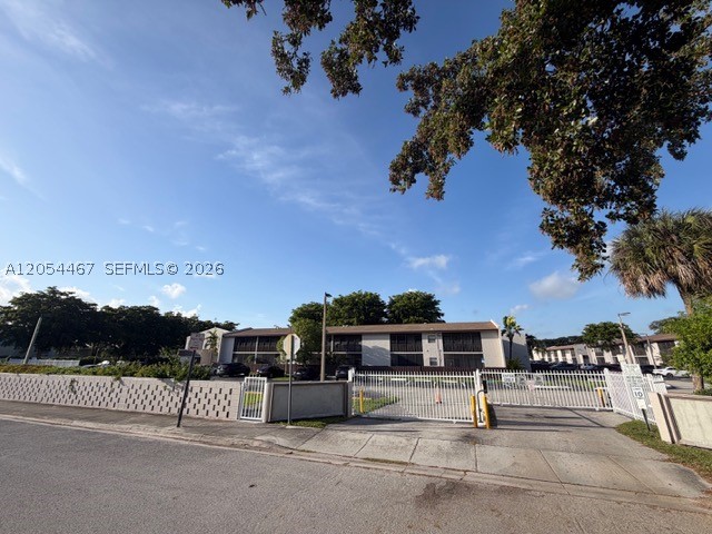 CUTLER CREEK VILLAGE COND - Residential
