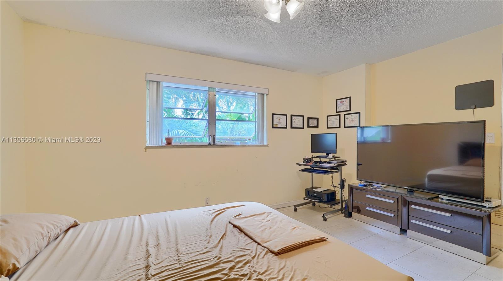 JOE-RON SOUTH CONDO - Residential