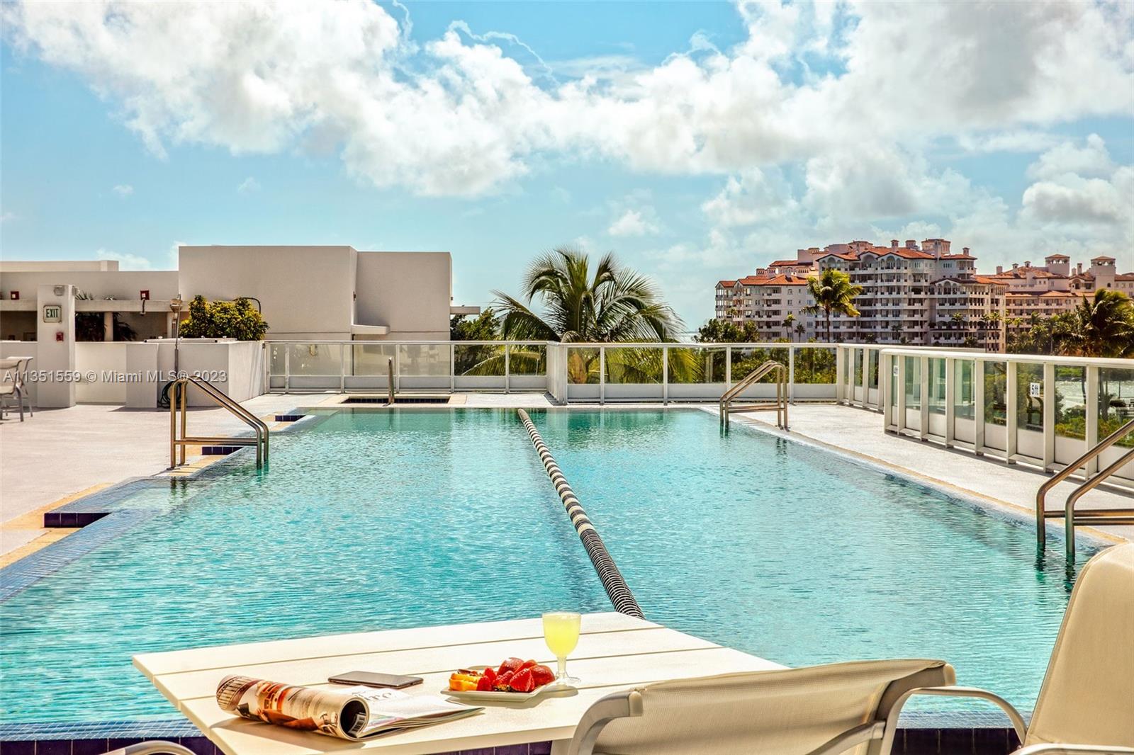 CONTINUUM ON SOUTH BEACH - Residential