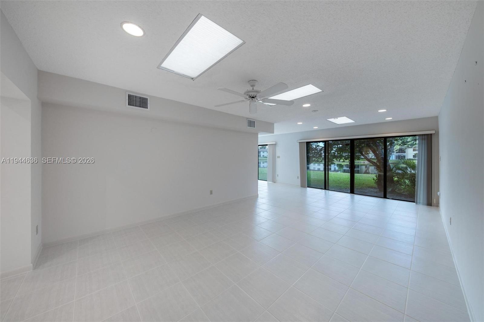 GLADES OF BOCA LAGO CONDO - Residential