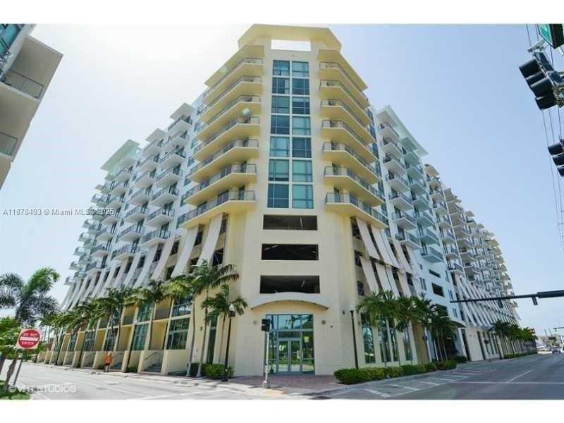 Beautiful Charming bedroom 1.5 bathroom + den or second sleeping area Condo in Downtown Hollywood! Walk-in closet. Washer/Dryer in unit. Enjoy the view of Downtown Hollywood from your balcony! Walking distance to restaurants, sports bars, recreational parks, bodegas, supermarket, and pharmacy. Only a 5 minute drive to Hollywood Beach, 10 minutes to Fort Lauderdale Airport, and 25 minutes to South Beach! Condo Amenities: Gym, Swimming Pool, Jacuzzi, Billiard Room, 24 Hours Concierge, Valet, and much much more!