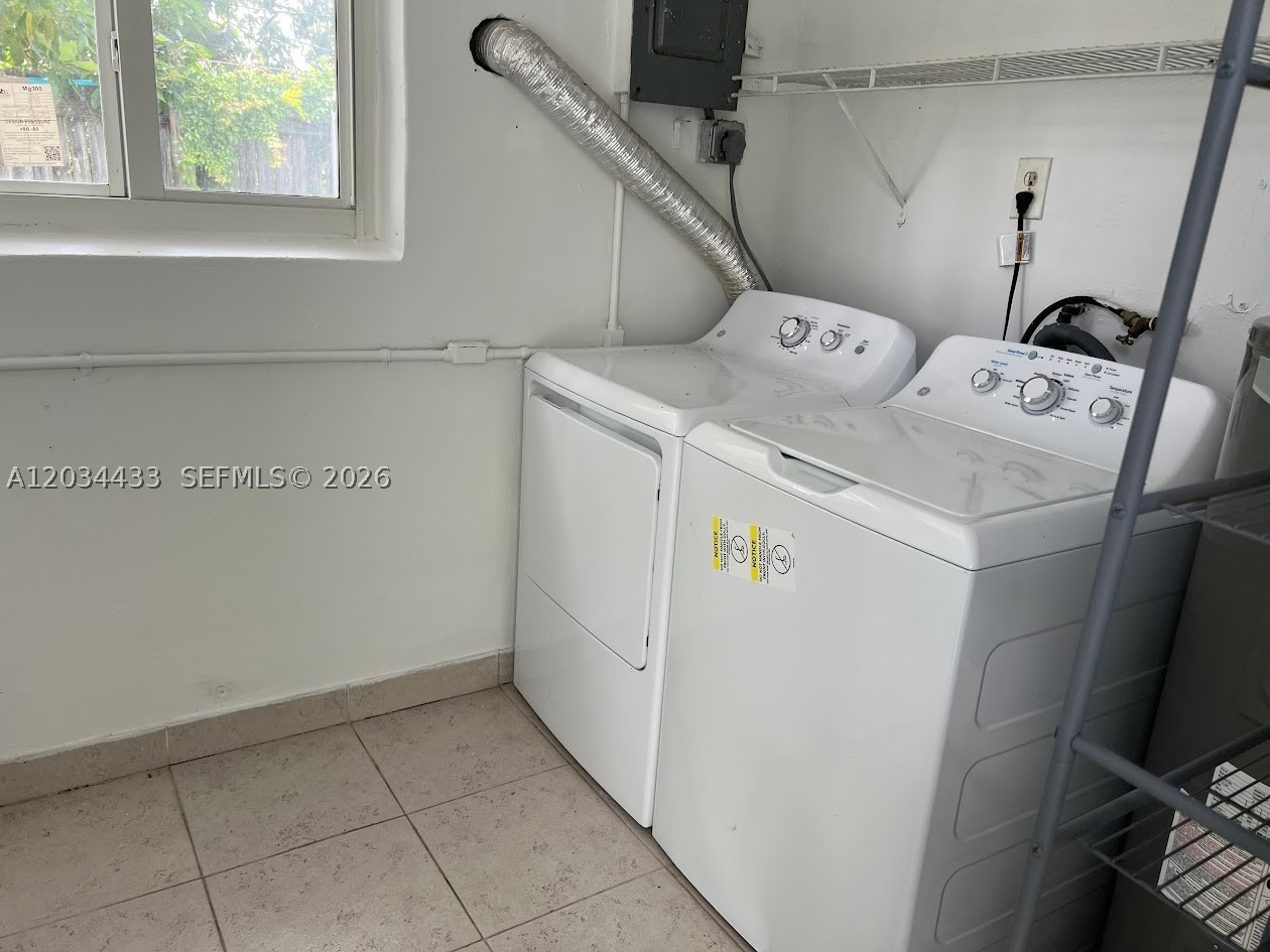 HOLLYWOOD BEACH HEIGHTS S - Residential Lease