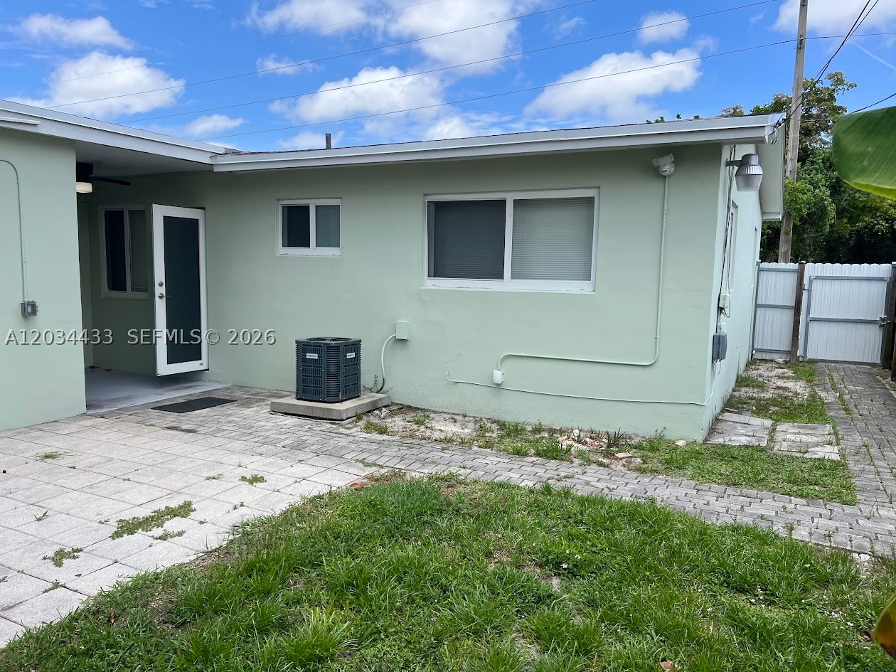 HOLLYWOOD BEACH HEIGHTS S - Residential Lease