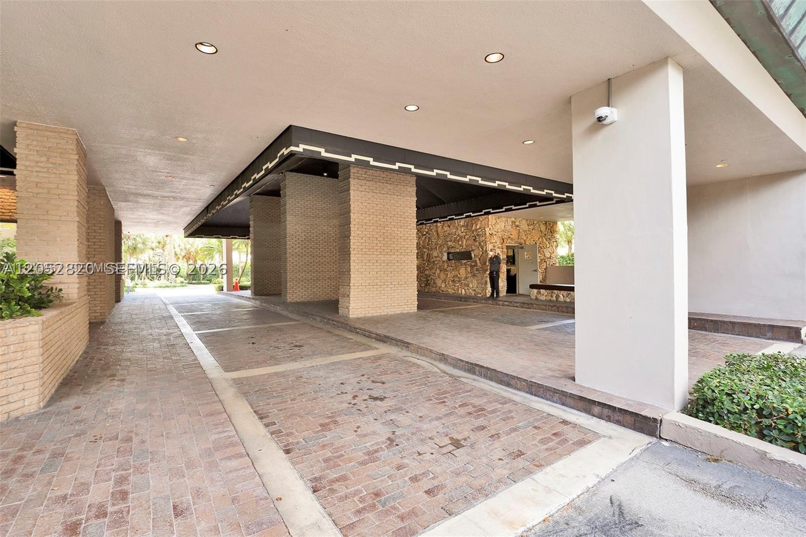 GROVE ISLE CONDO - Residential Lease