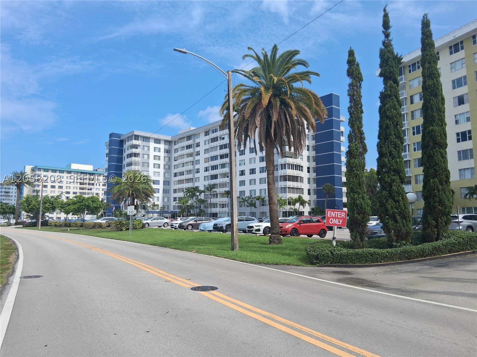 HILLCREST NO 21 CONDO - Residential