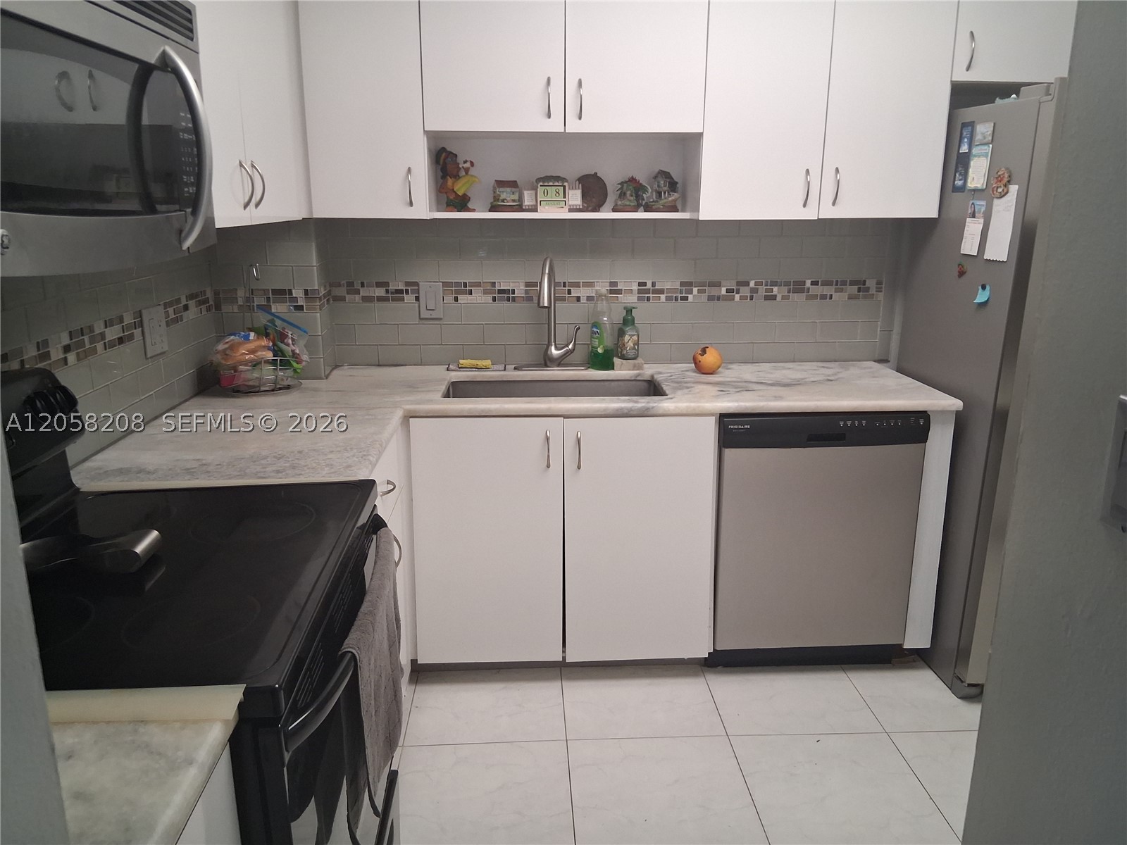 HILLCREST NO 21 CONDO - Residential