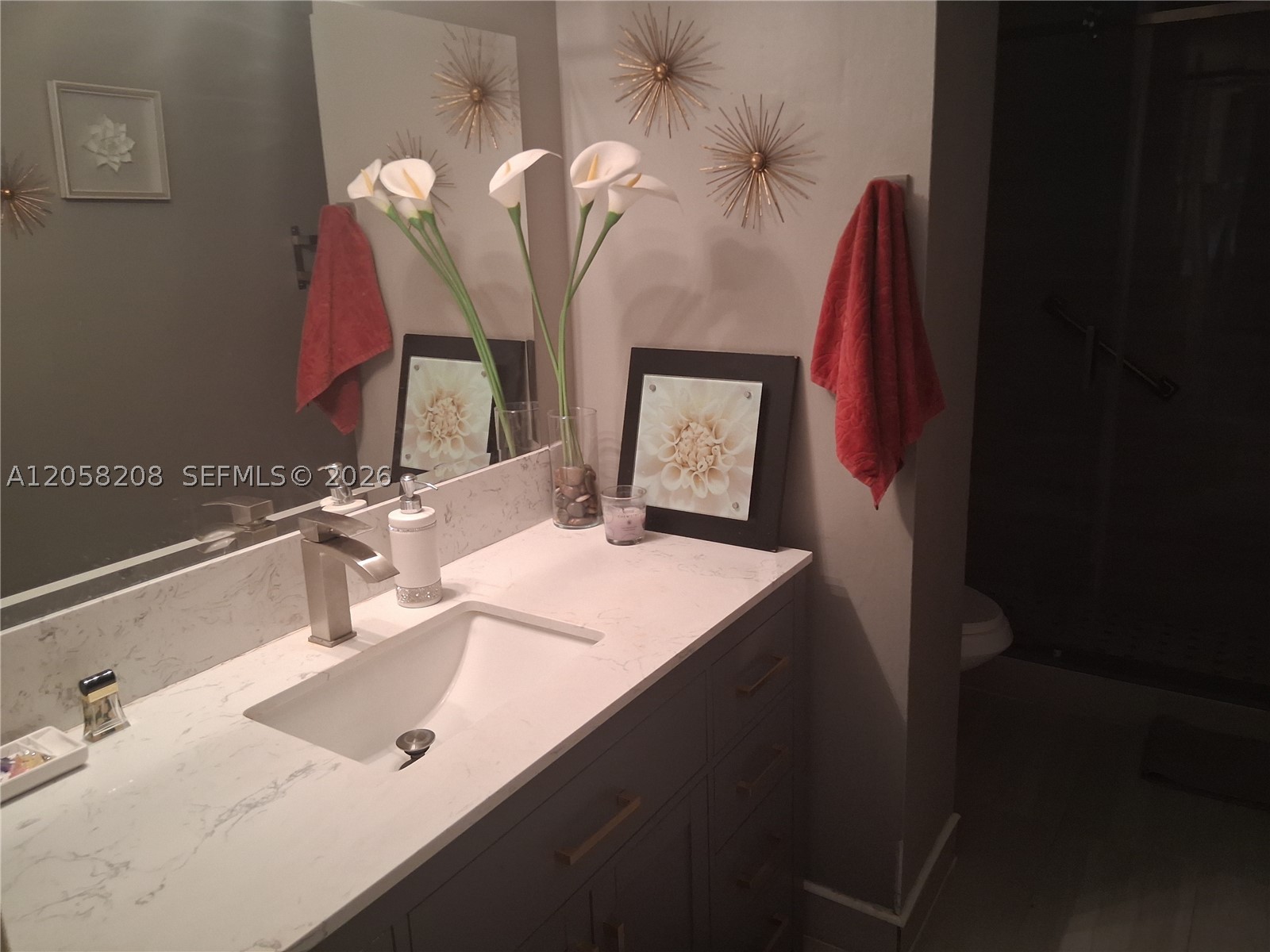 HILLCREST NO 21 CONDO - Residential