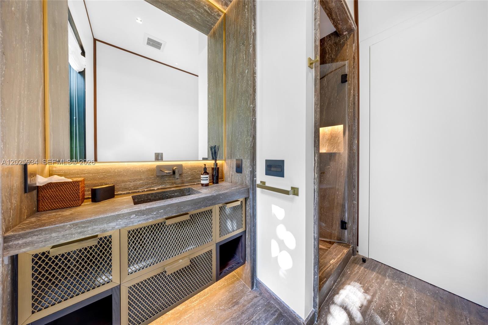 RIVO ALTO AMD - Residential Lease