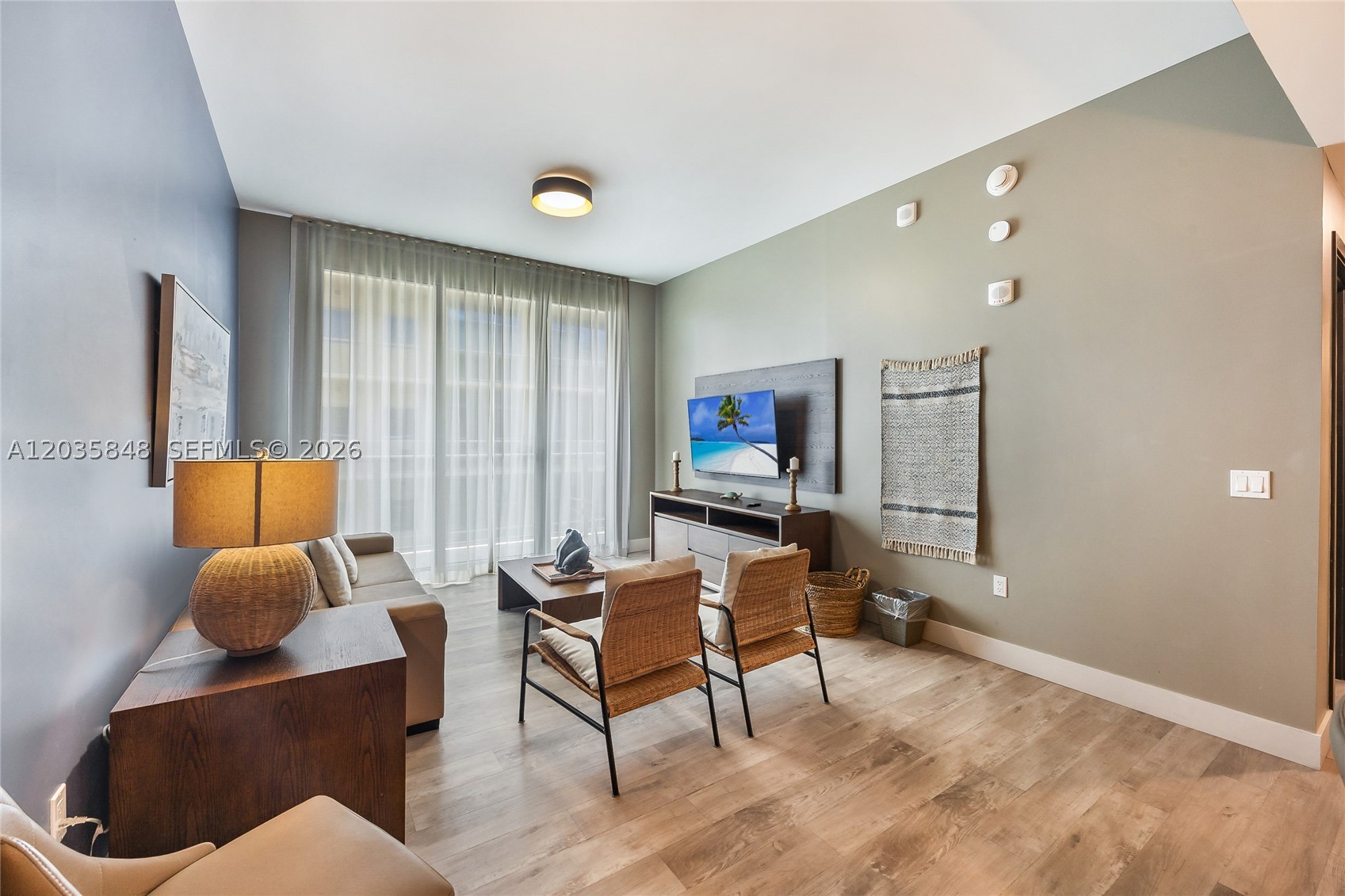 COSTA HOLLYWOOD CONDO - Residential