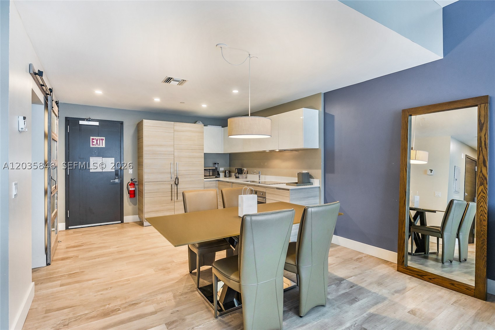 COSTA HOLLYWOOD CONDO - Residential