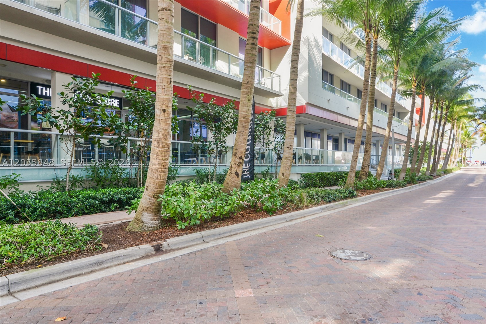 COSTA HOLLYWOOD CONDO - Residential