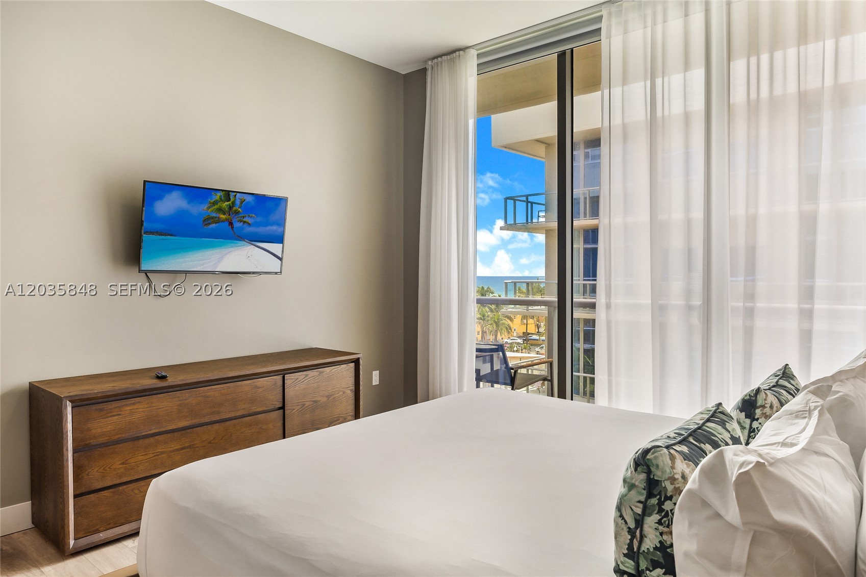 COSTA HOLLYWOOD CONDO - Residential