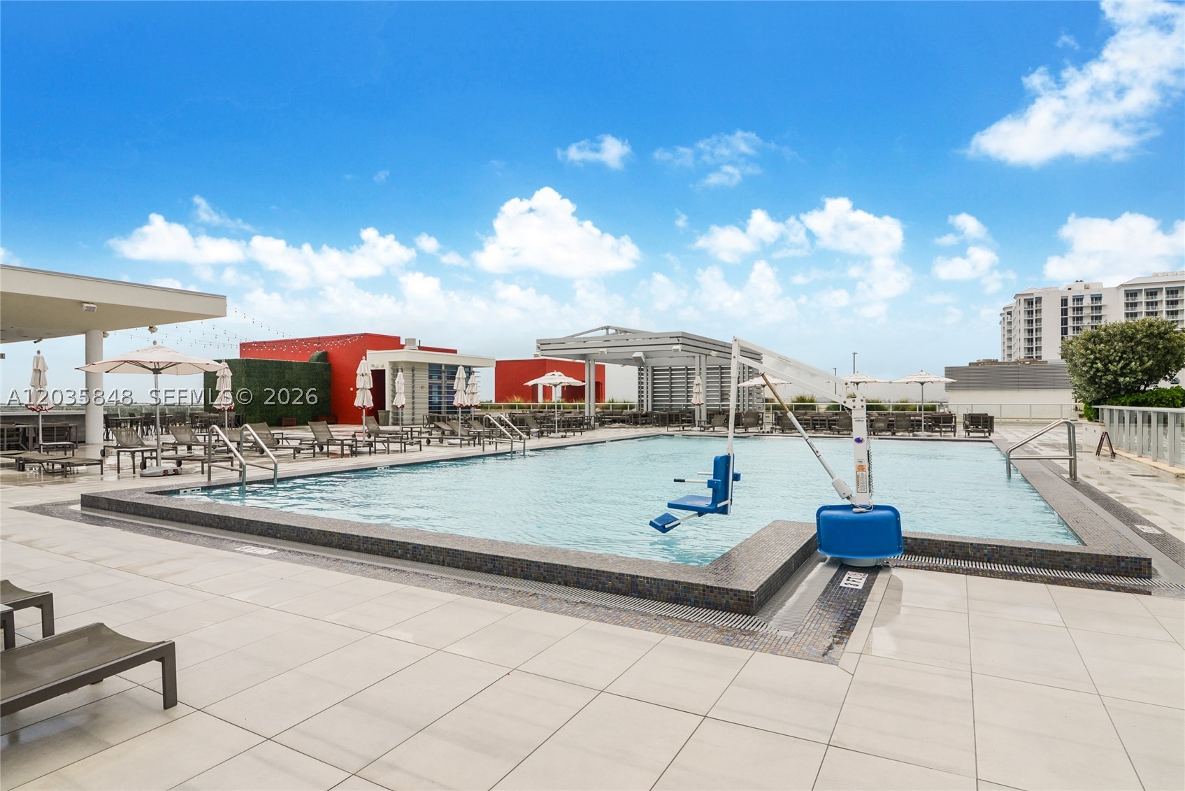 COSTA HOLLYWOOD CONDO - Residential