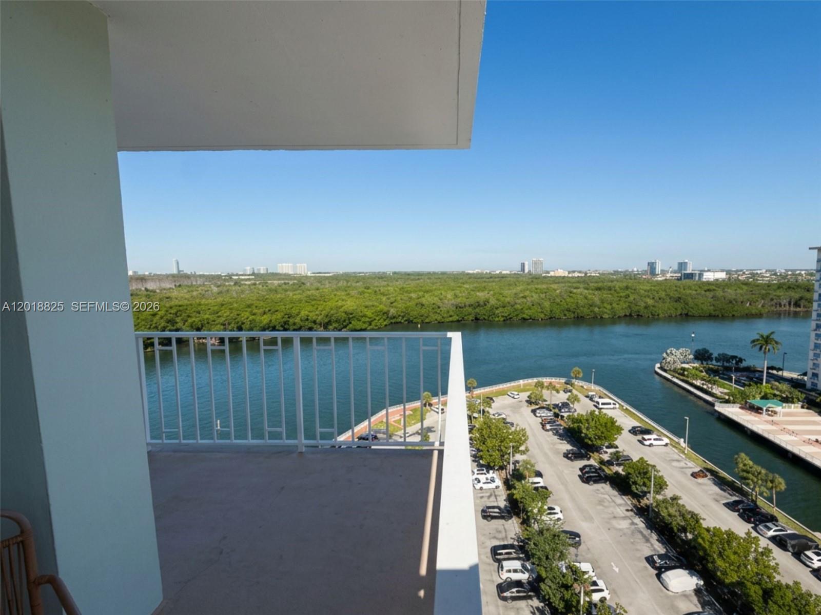 ARLEN HOUSE WEST CONDO - Residential