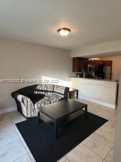 TOWN PARK PLAZA NORTH CON - Residential