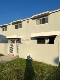 TOWN PARK PLAZA NORTH CON - Residential