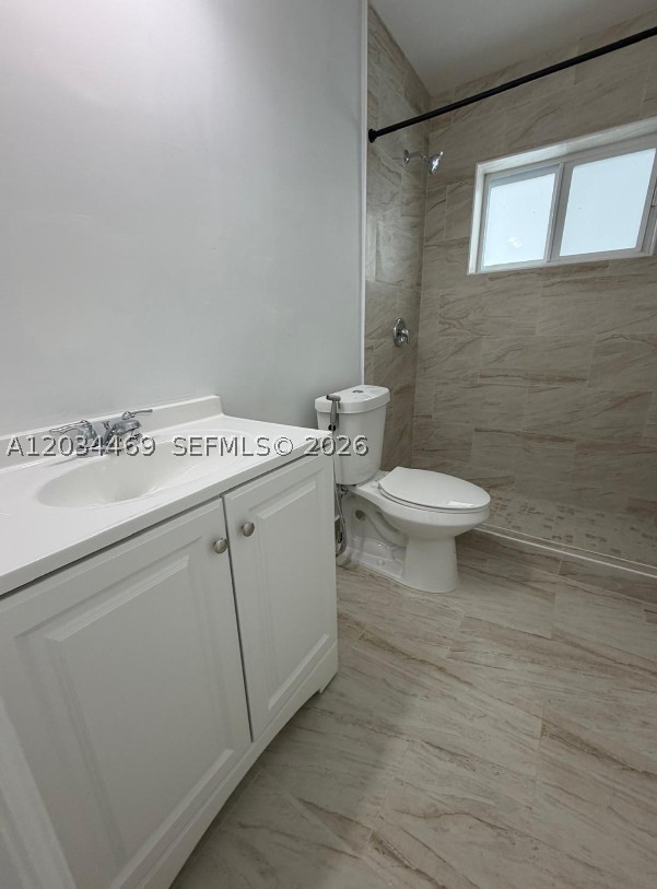 SO MIAMI HEIGHTS ADDN J - Residential Lease