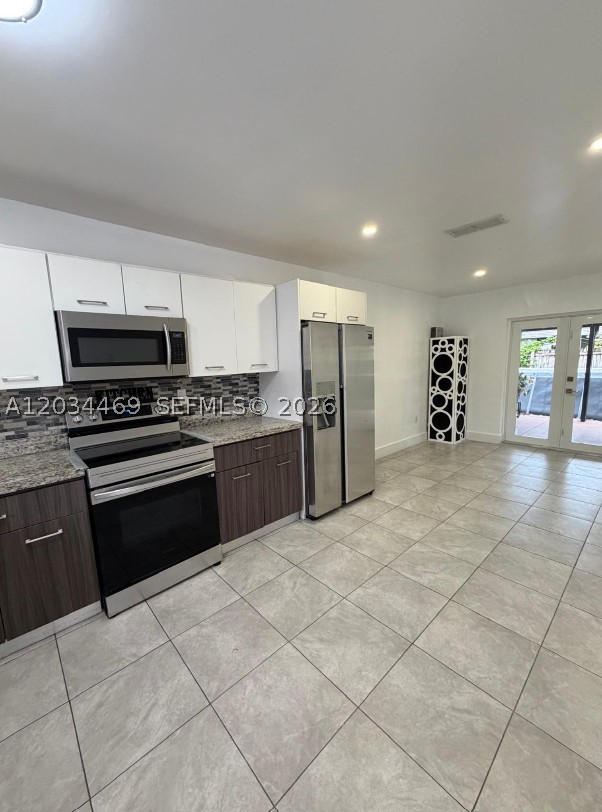 SO MIAMI HEIGHTS ADDN J - Residential Lease