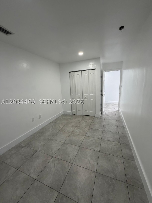 SO MIAMI HEIGHTS ADDN J - Residential Lease