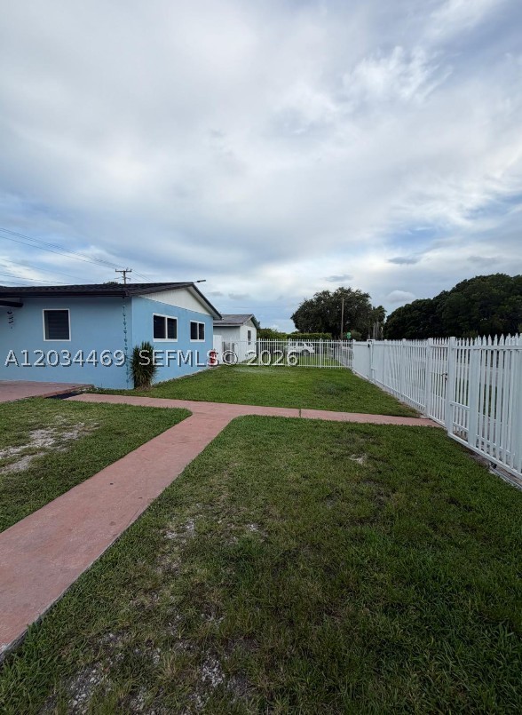 SO MIAMI HEIGHTS ADDN J - Residential Lease